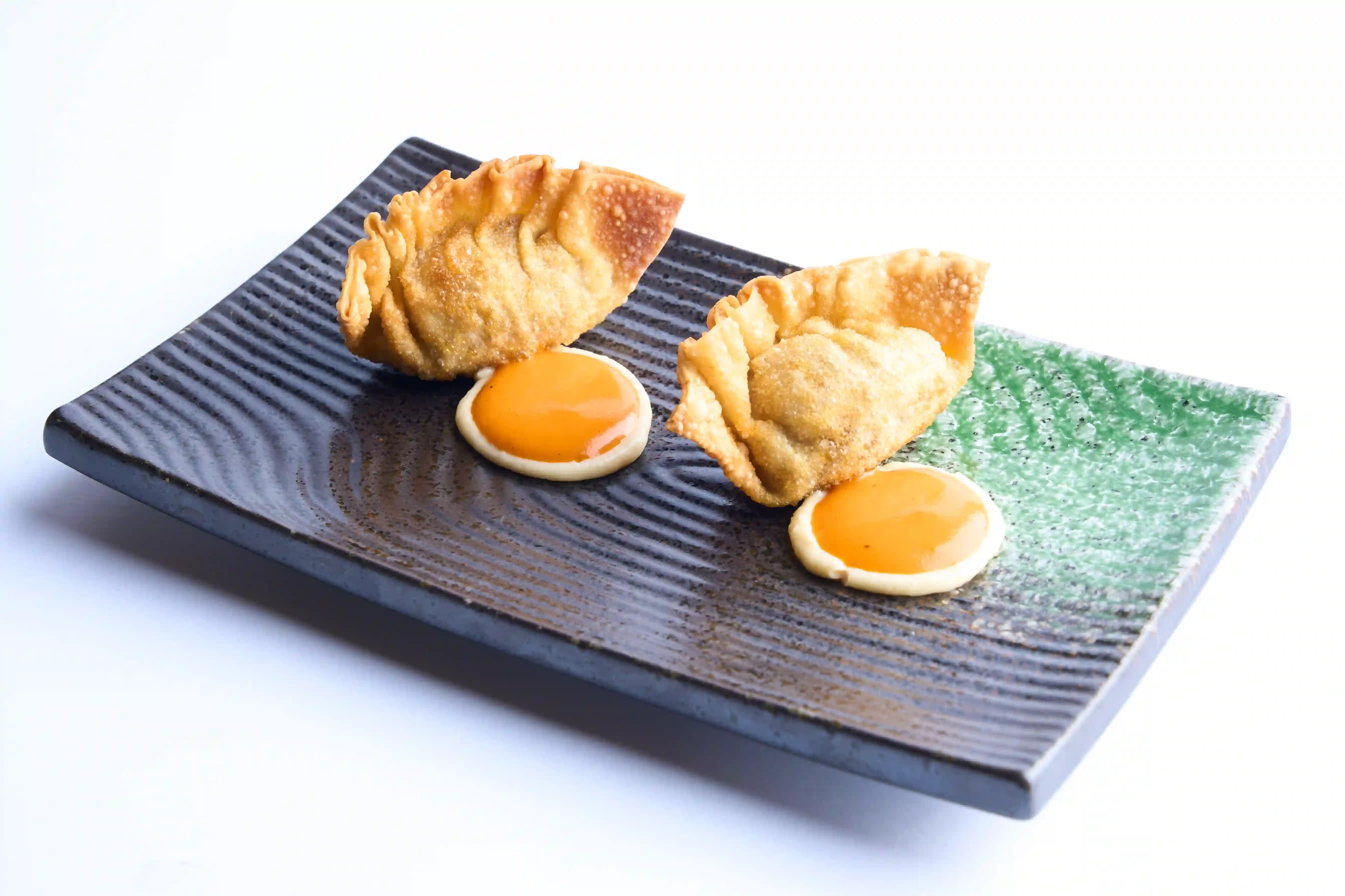 GYOZA FRITA DE CERDO, GAMBAS Y SALMOREJO